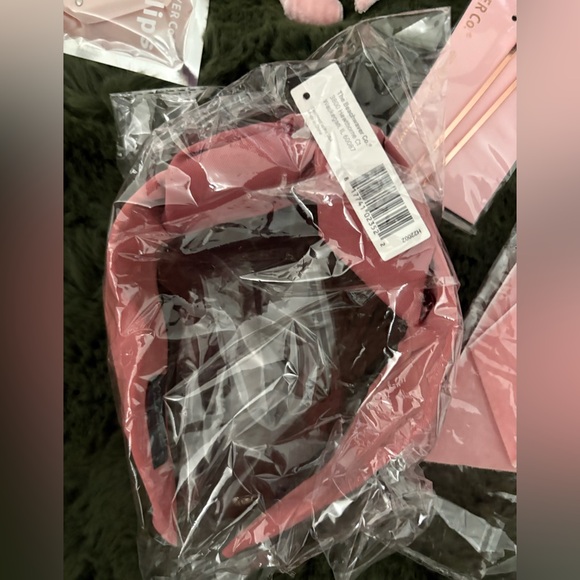 Pink Beachwaver hair accessory bundle all NWT plus mystery gifts! - Picture 6 of 9